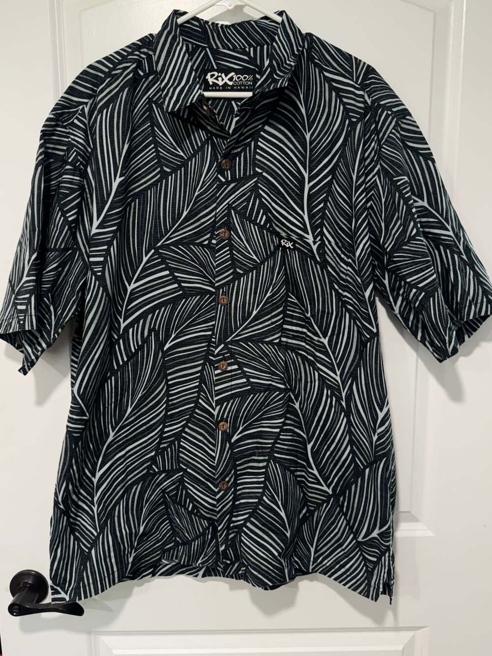 Black Tropical Leaf Hawaiian Aloha Button Up Resort Shirt Men’s XXL